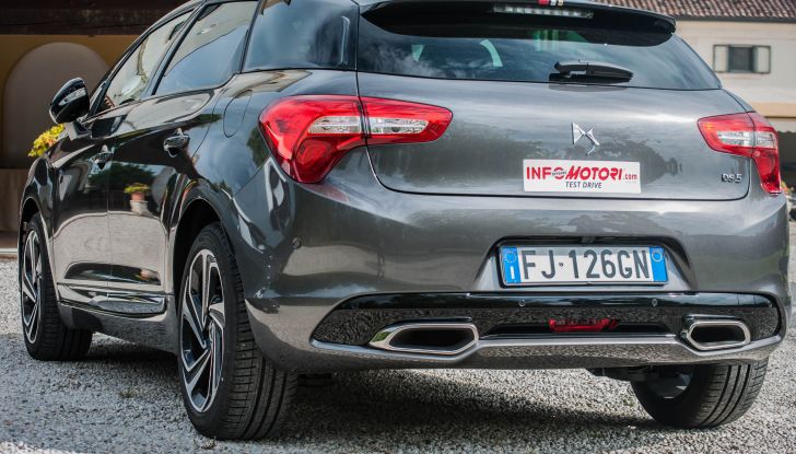 DS 5 Hybrid4, prova su strada della 5 porte ibrida - Foto 5 di 6