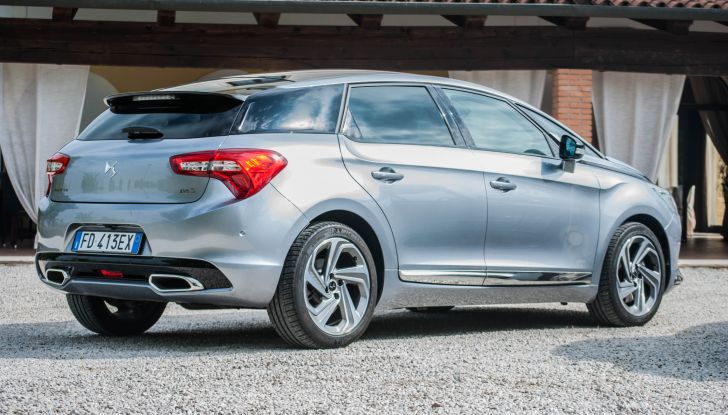 DS 5 Hybrid4, prova su strada della 5 porte ibrida - Foto 3 di 6