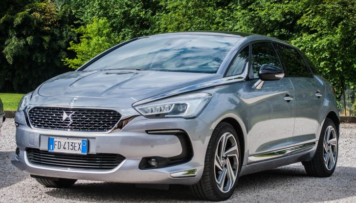 DS 5 Hybrid4, prova su strada della 5 porte ibrida - Foto 1 di 6