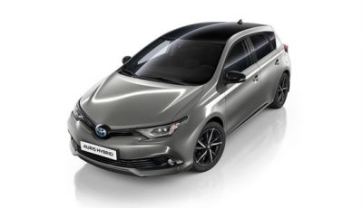 Toyota Auris Black Edition, il nuovo allestimento con colori esclusivi