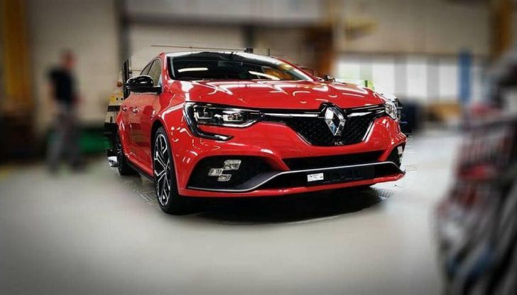 Renault Megane RS Trophy-R, nuovo record al Nordschleife - Foto 1 di 24