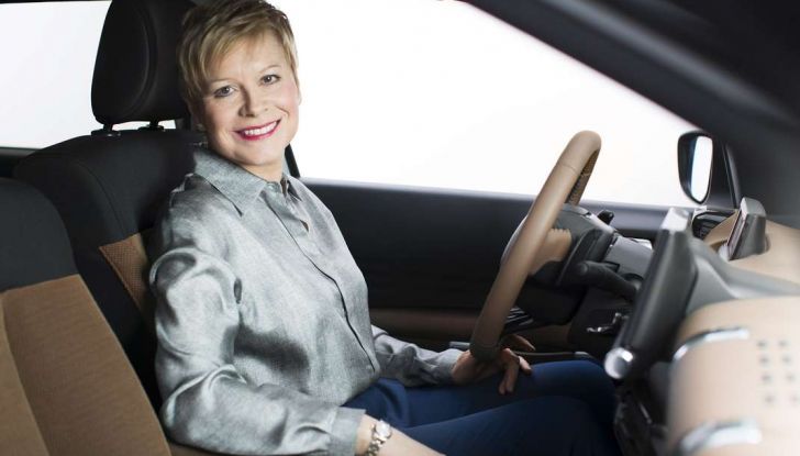 Bianca Carretto consegna a Linda Jackson il premio Mela d’Oro - Foto 4 di 9