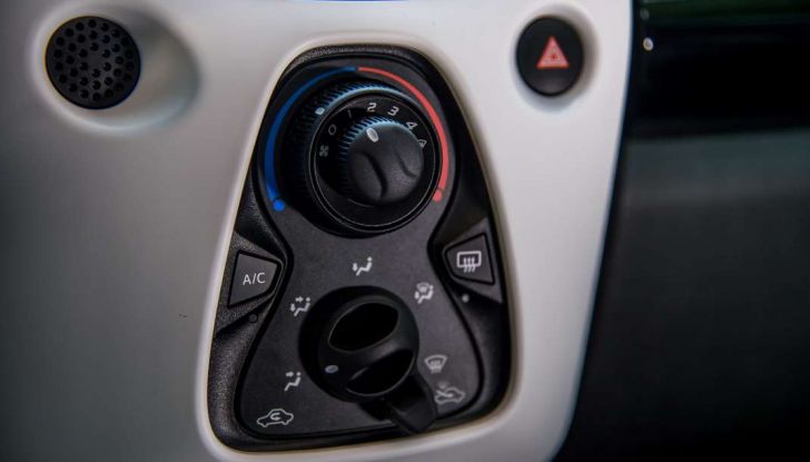 Citroën C1 Pacific Edition serie speciale per l’estate - Foto 16 di 17