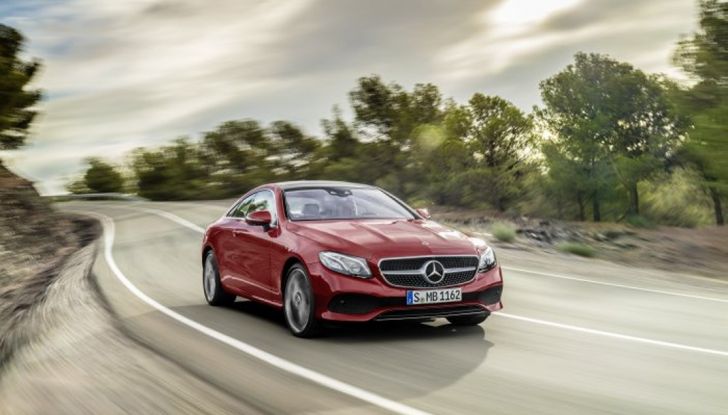 Mercedes Classe E Coupé 2017, la nostra prova tra due epoche - Foto 4 di 18