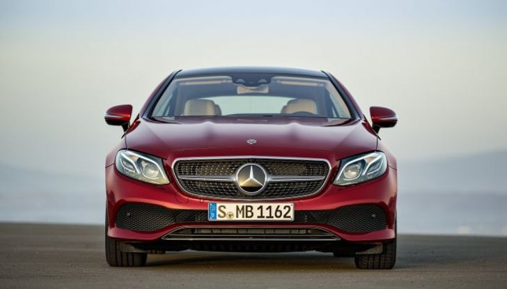 Mercedes Classe E Coupé 2017, la nostra prova tra due epoche - Foto 15 di 18