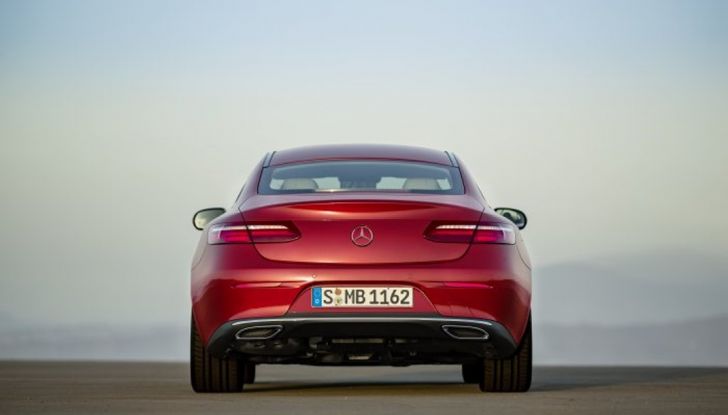 Mercedes Classe E Coupé 2017, la nostra prova tra due epoche - Foto 17 di 18