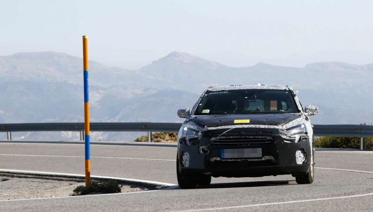 Ford Focus 2018, foto spia della quarta generazione - Foto 7 di 23