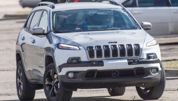 Jeep Cherokee restyling 2018: informazioni e gamma motori - Foto 1 di 21
