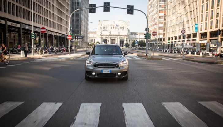 Prova su strada Mini Cooper S E Countryman All4, a voi l’ibrida Plug-In - Foto 8 di 35