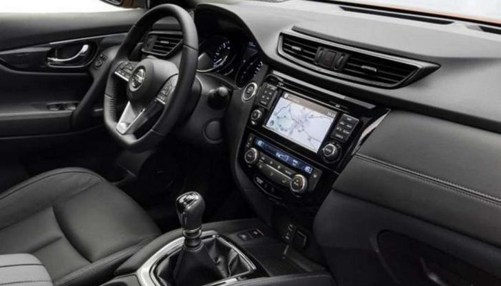 Nissan X-Trail restyling: versioni a 5 e 7 posti anche 4×4 - Foto 9 di 9