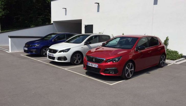 Nuova Peugeot 308: test su strada, sistemi di sicurezza​, guida assistita ​e motorizzazioni​ ecologiche - Foto 19 di 20