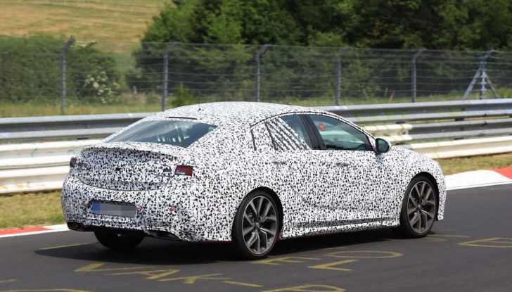 Nuova Opel Insignia OPC, primi test al Nurburgring - Foto 6 di 6