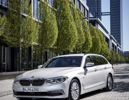 Nuova BMW Serie 5 Touring: Business Class su quattro ruote - Foto 13 di 31