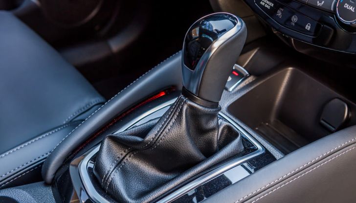 Nissan Qashqai in promozione: da 19.250€ con rate da 189€ al mese - Foto 25 di 46