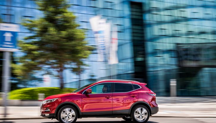 Nissan Qashqai in promozione: da 19.250€ con rate da 189€ al mese - Foto 42 di 46