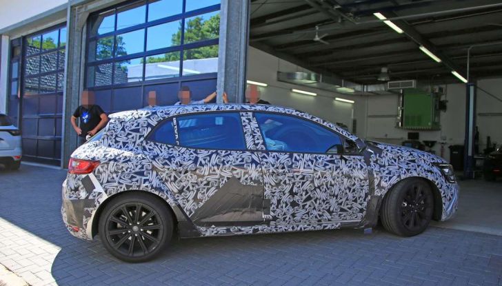 Renault Megane RS Trophy-R, nuovo record al Nordschleife - Foto 8 di 24