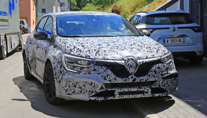 Renault Megane RS Trophy-R, nuovo record al Nordschleife - Foto 7 di 24