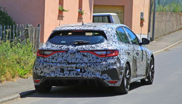 Renault Megane RS Trophy-R, nuovo record al Nordschleife - Foto 17 di 24