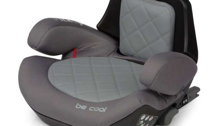 Bambini in auto: i seggiolini anti abbandono saranno obbligatori dal 2019 - Foto 4 di 12