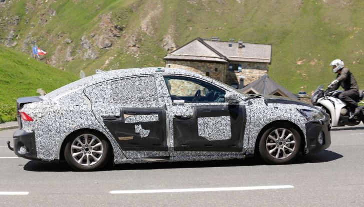 Ford Focus 2018, foto spia della quarta generazione - Foto 20 di 23