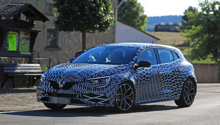 Renault Megane RS Trophy-R, nuovo record al Nordschleife - Foto 4 di 24