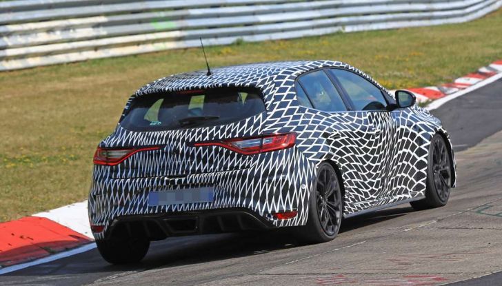 Renault Megane RS Trophy-R, nuovo record al Nordschleife - Foto 22 di 24