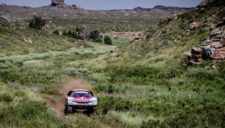 Peterhansel il più veloce nella sesta tappa del Silk Way Rally - Foto 2 di 4