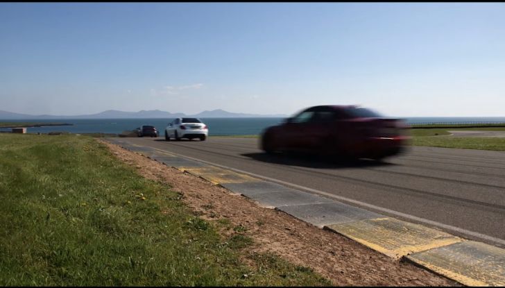 Alfa Romeo Giulia: un guasto nella sfida contro BMW M3 e Mercedes C63 AMG - Foto 17 di 29