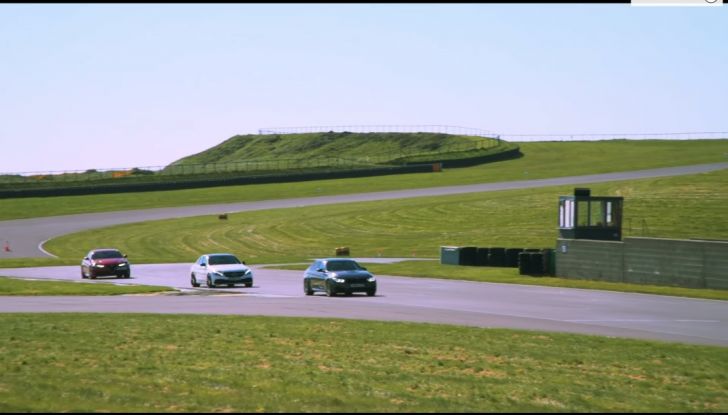 Alfa Romeo Giulia: un guasto nella sfida contro BMW M3 e Mercedes C63 AMG - Foto 20 di 29