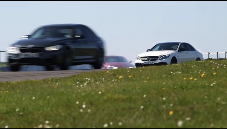 Alfa Romeo Giulia: un guasto nella sfida contro BMW M3 e Mercedes C63 AMG - Foto 26 di 29