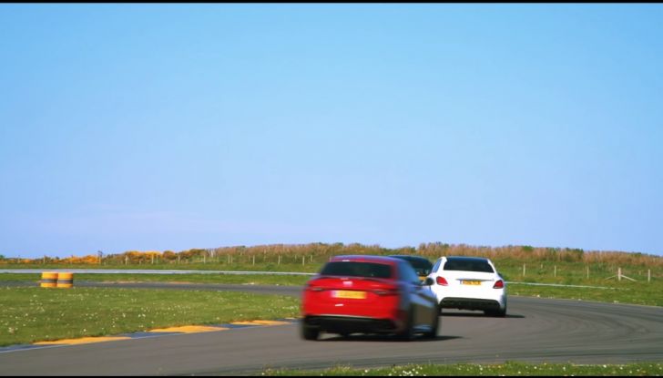 Alfa Romeo Giulia: un guasto nella sfida contro BMW M3 e Mercedes C63 AMG - Foto 5 di 29