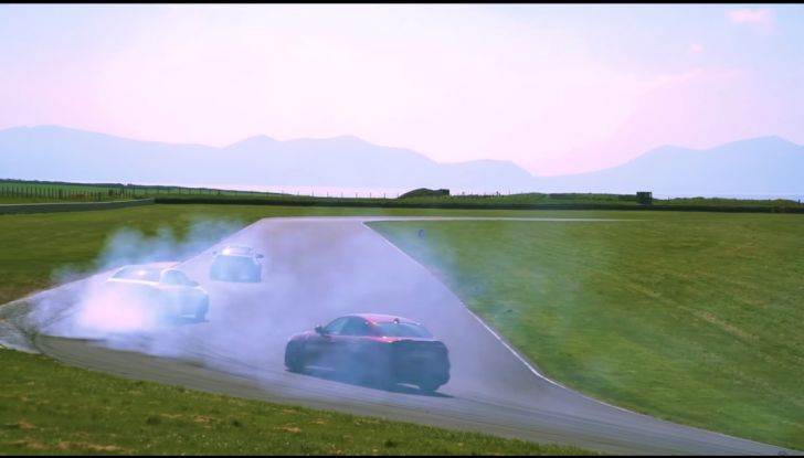 Alfa Romeo Giulia: un guasto nella sfida contro BMW M3 e Mercedes C63 AMG - Foto 9 di 29