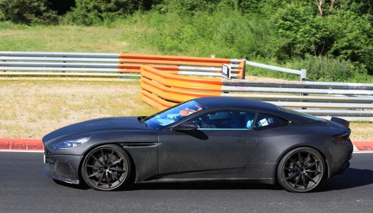 Aston Martin DB11 S, proseguono i test in pista - Foto 2 di 14