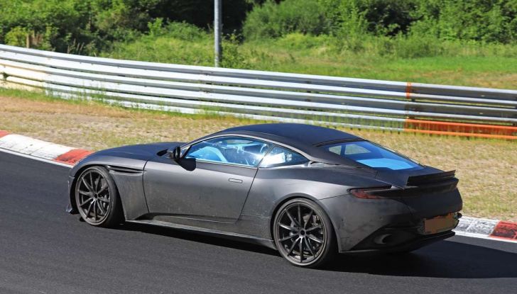 Aston Martin DB11 S, proseguono i test in pista - Foto 5 di 14