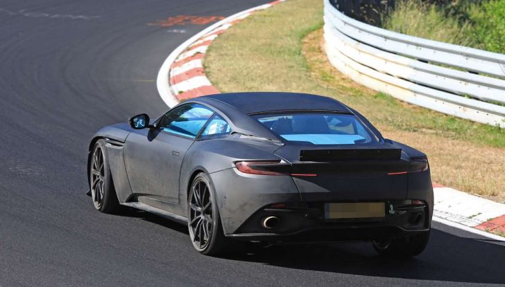 Aston Martin DB11 S, proseguono i test in pista - Foto 6 di 14