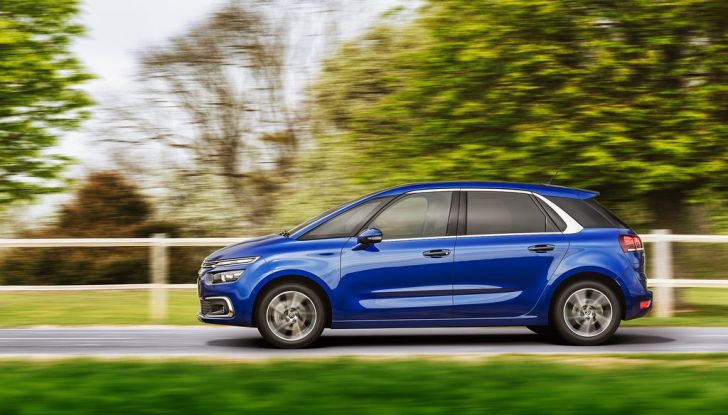 Citroën C4 Picasso supera la barriera di pedaggio autostradale in completa autonomia - Foto 12 di 13