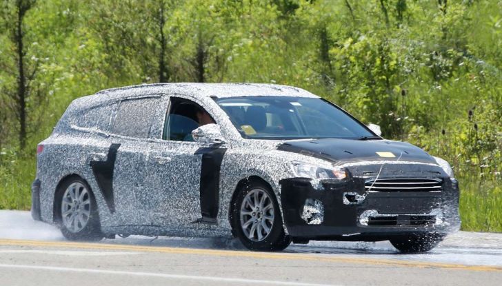 Ford Focus station wagon, prime immagini e dati tecnici - Foto 2 di 9