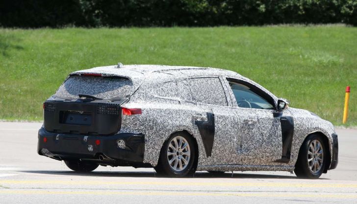 Ford Focus station wagon, prime immagini e dati tecnici - Foto 8 di 9