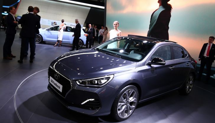 Hyundai i30 Fastback 2018 - Foto 2 di 12