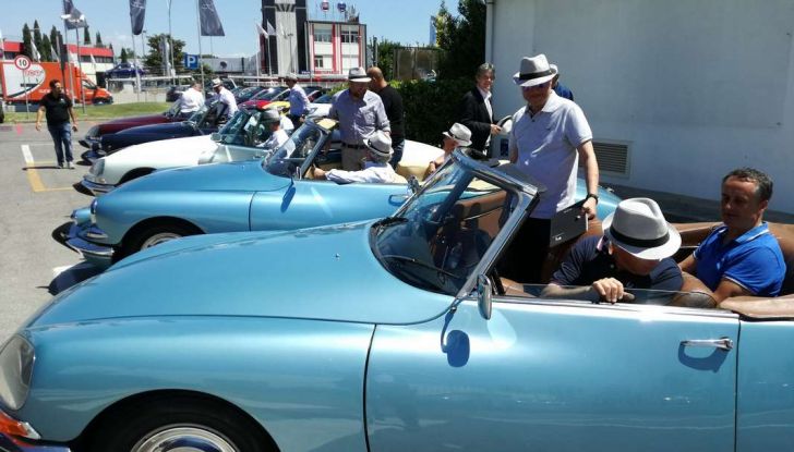 Citroën DS 21 Cabriolet, prova su strada della madre delle DS Cabrio - Foto 11 di 15