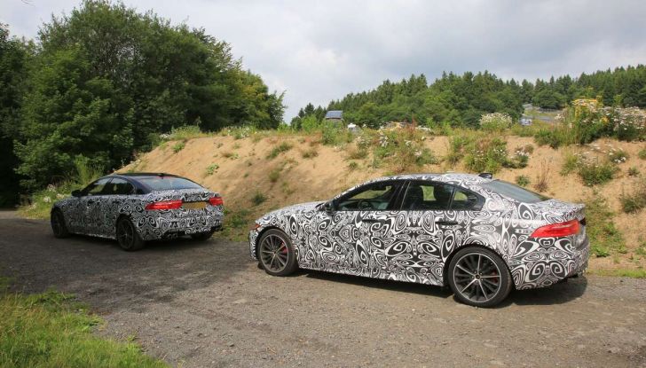 Jaguar XE SVR, primi test su strada - Foto 12 di 16
