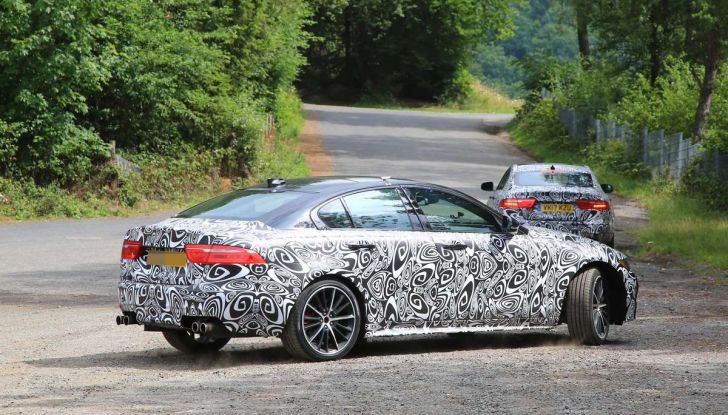 Jaguar XE SVR, primi test su strada - Foto 5 di 16
