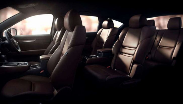 Mazda CX-8, il nuovo SUV a 7 posti - Foto 3 di 5