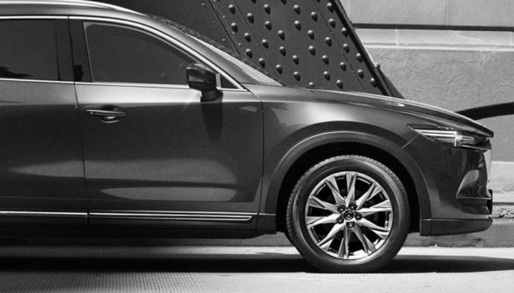 Mazda CX-8, il nuovo SUV a 7 posti - Foto 2 di 5