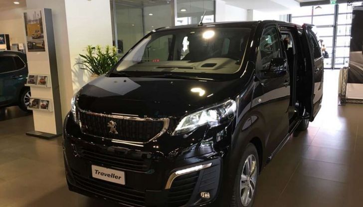 Peugeot Traveller, prova su strada e dati tecnici del multivan - Foto 11 di 13