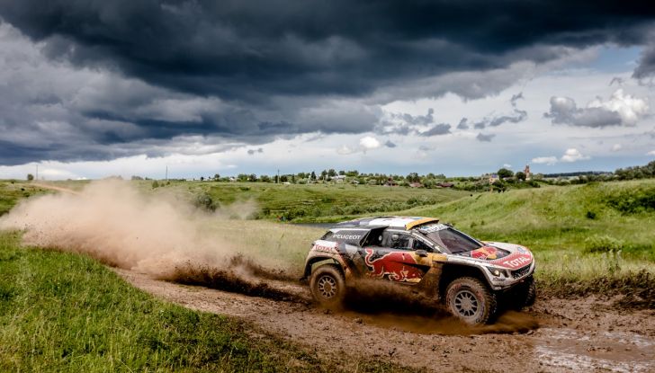 La Peugeot 3008DKR monopolizza il primo podio al Silk Way Rally - Foto 1 di 5