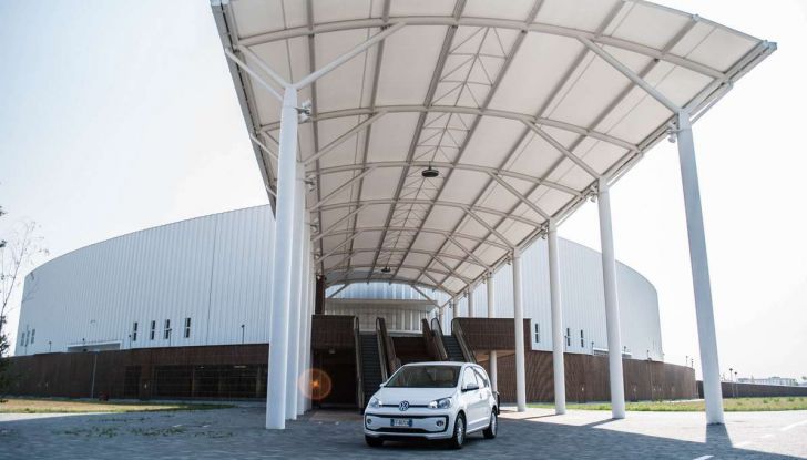 Volkswagen eco up! provata su strada la più ecologica citycar a metano - Foto 20 di 49