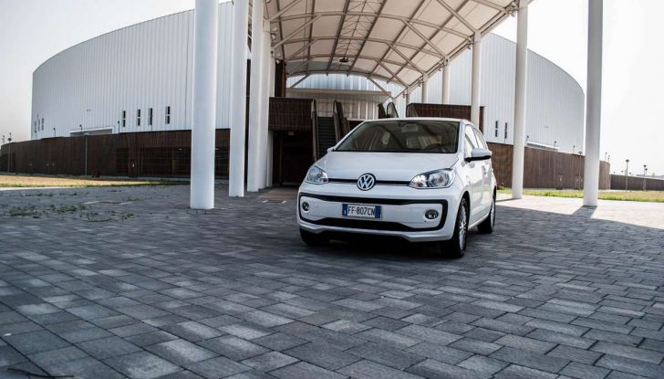 Volkswagen eco up! provata su strada la più ecologica citycar a metano - Foto 4 di 49