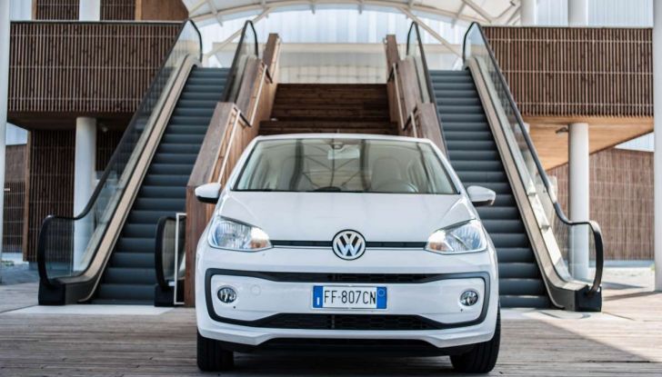 Volkswagen eco up! provata su strada la più ecologica citycar a metano - Foto 13 di 49