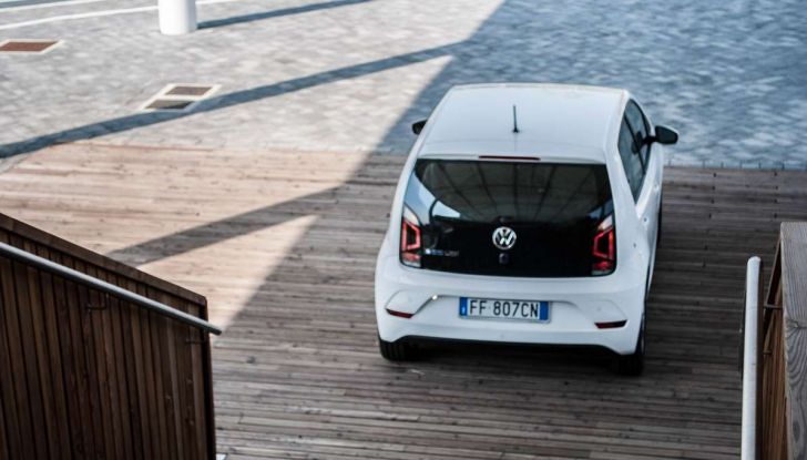 Volkswagen eco up! provata su strada la più ecologica citycar a metano - Foto 27 di 49